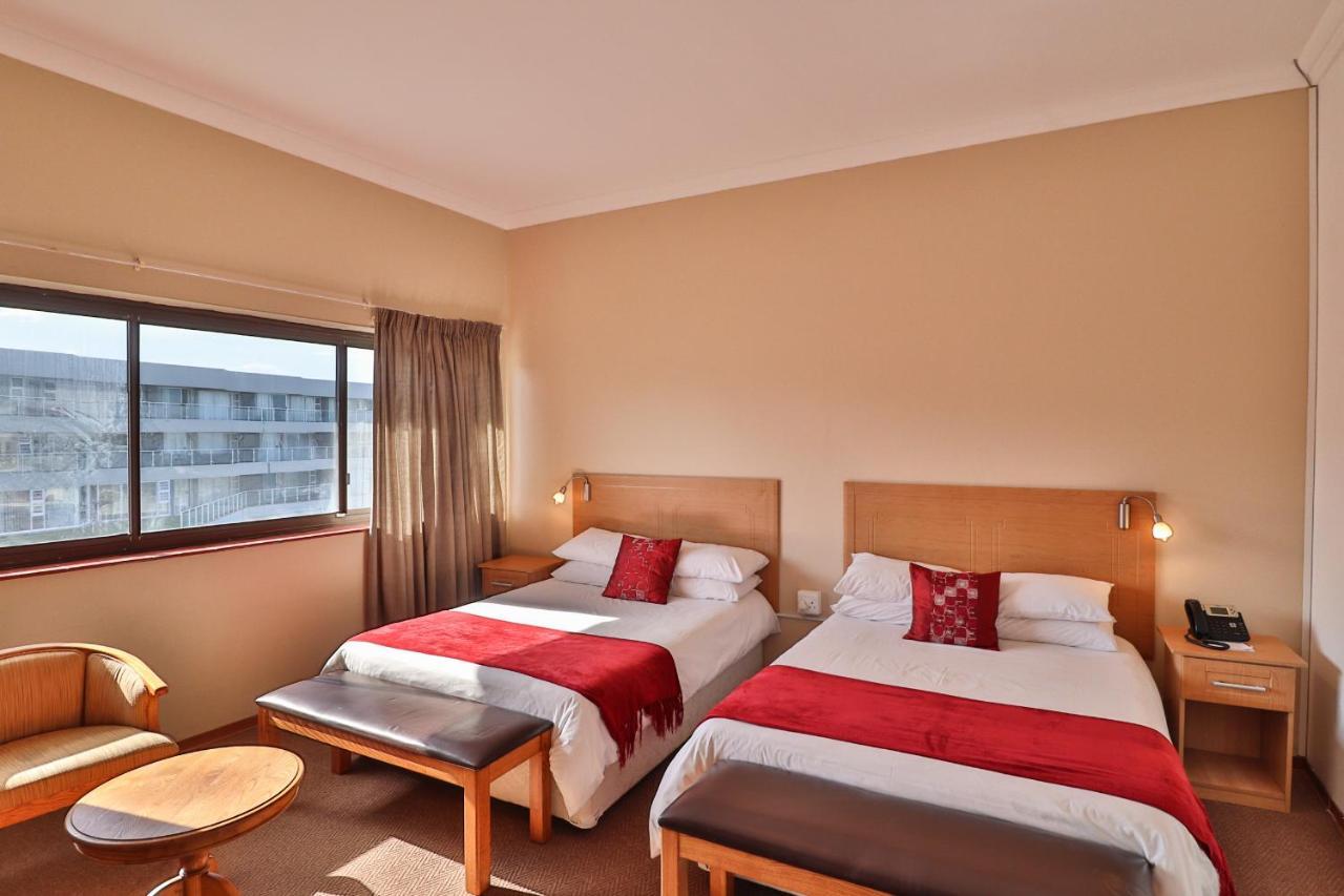 Gonubie Hotel Bagian luar foto